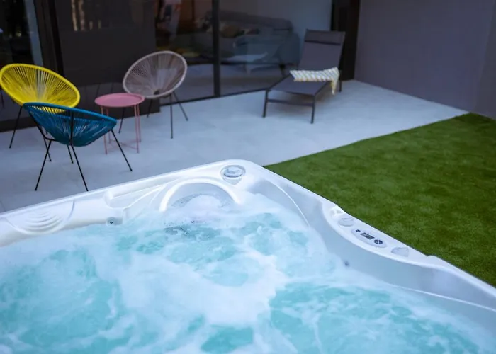 Casa De Nero - Premium House With Jacuzzi Next To Golf Course